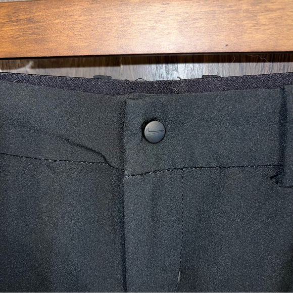 Woman’s Nike Golf Shorts - Picture 2 of 7